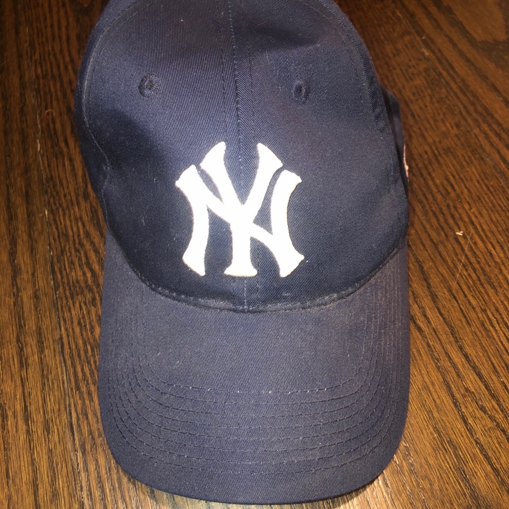 NY yankee baseball hat snap back